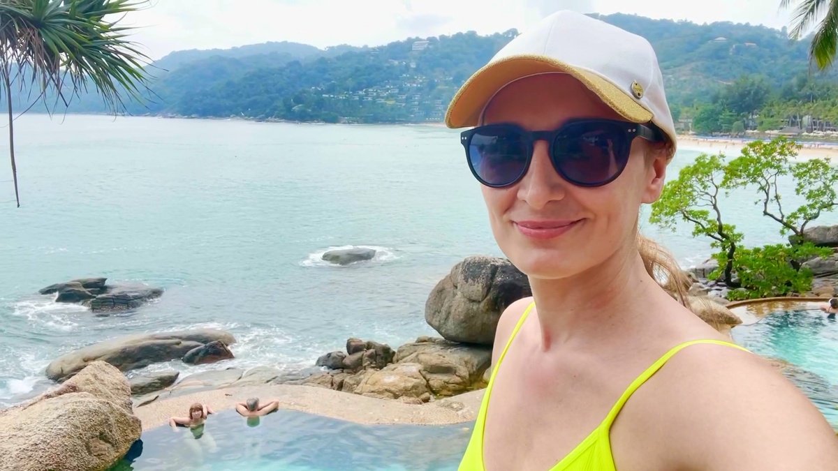 заглянула в дорогой отель Mom Tri's Villa Royale  с шикарным видом на пляж и море 