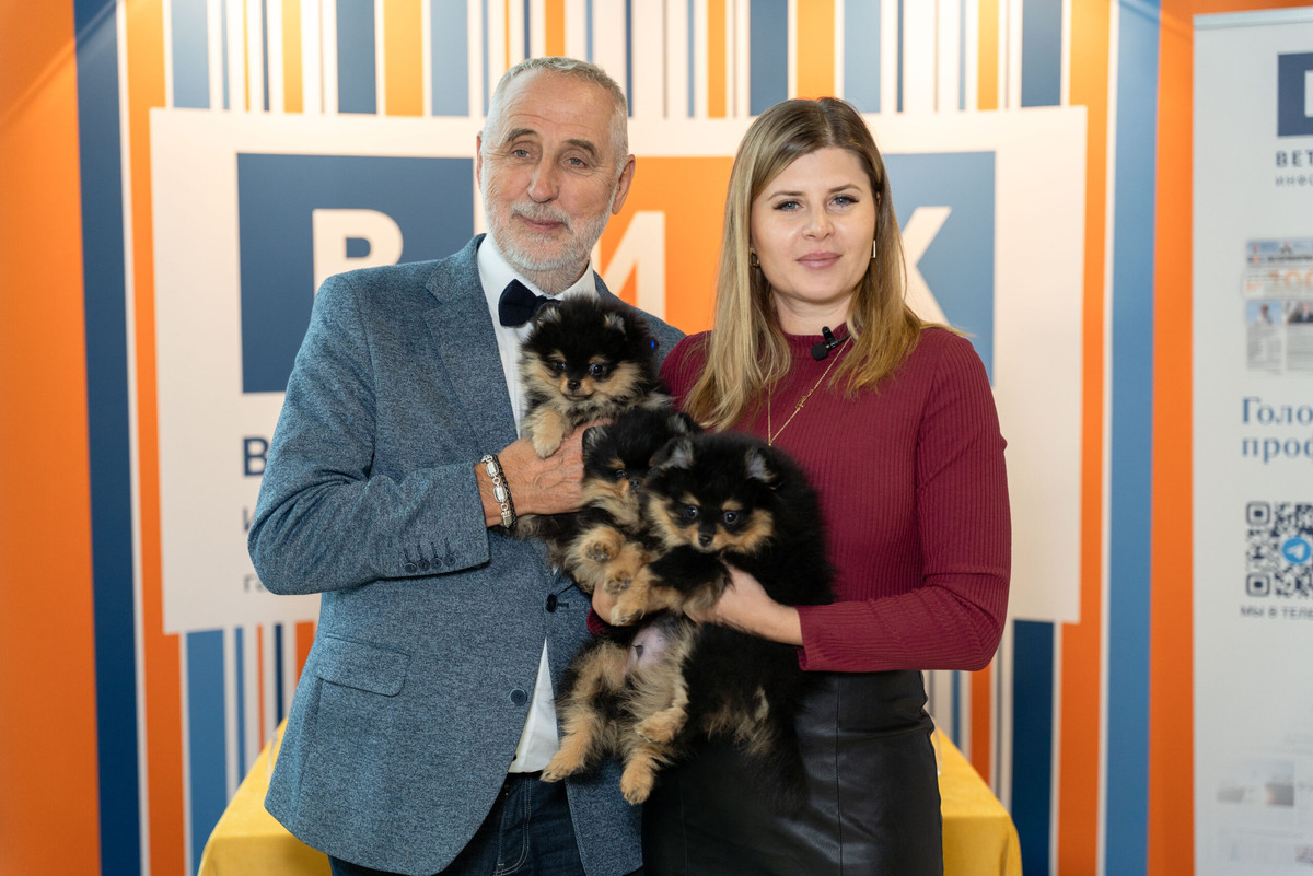 На фото: Сергей Середа - заслуженный ветеринарный врач РФ, президент Российской ассоциации практикующих ветеринарных врачей, и Юлия Мелано - основатель медиагруппы «Линтега» и главный редактор журнала «Питомцы». Фото: Александр Плонский / «Питомцы».