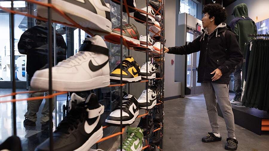    Фото: TASS/EPA/MICHAEL REYNOLDS