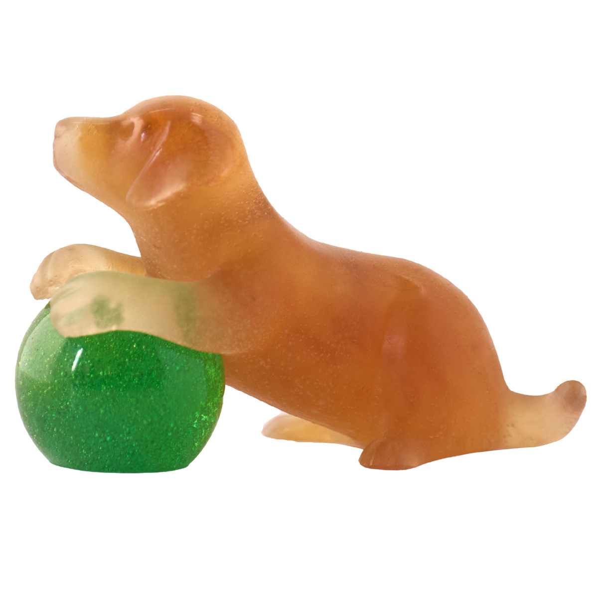 Лот 5 Daum коллекционная статуэтка «Щенок с мячом», Франция, 1980-е гг.  [Аукцион «Винтажное и современное искусство» от Аукционный дом LEA]. Стартовая цена 28 000 рублей.