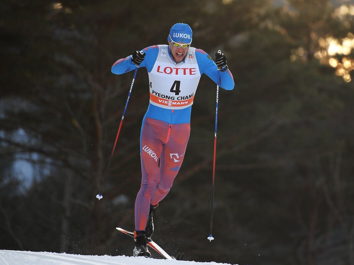    Александр Панжинский на дистанции спринта на этапе Кубка мира по лыжным гонкам в Пхенчхане | © РИА Новости / Рамиль Ситдиков