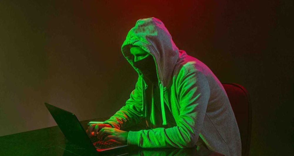 Мошенники звонят детям от имени родителей! Что делать?