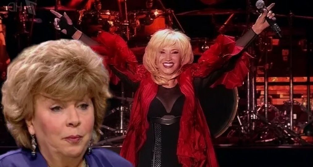 Оказалось, пока мы гадали, Ирина Александровна тихонько упаковала чемоданы и сделала ноги в Италию.
