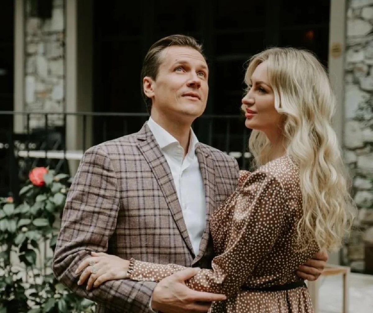    Вячеслав Мясников c женой (Фото: Инстаграм*@miasnikov.s)