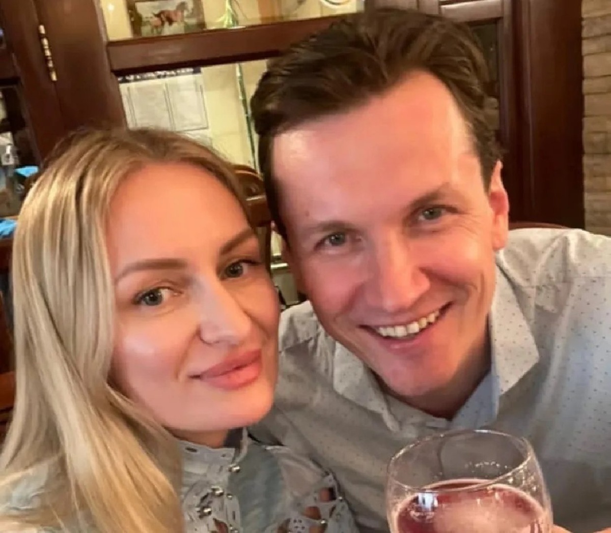    Вячеслав Мясников c супругой (Фото: Инстаграм*@miasnikov.s)