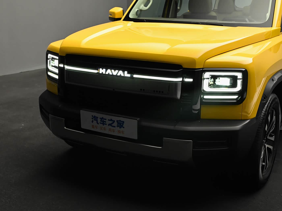 Передняя часть и работа светодиодной оптики нового кроссовера Haval Raptor Plus