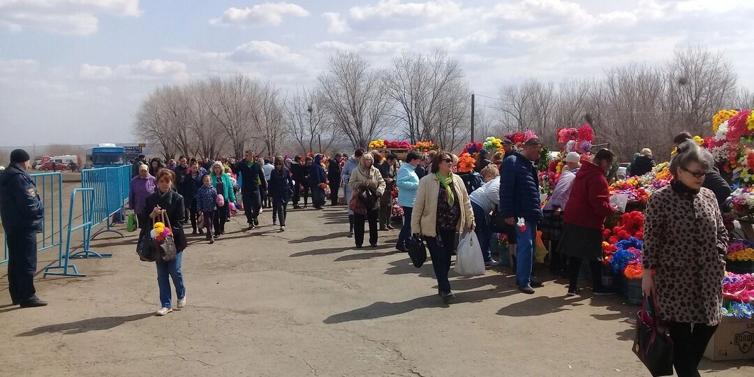 Радоница 2026: как поминать усопших в родительский день после Пасхи