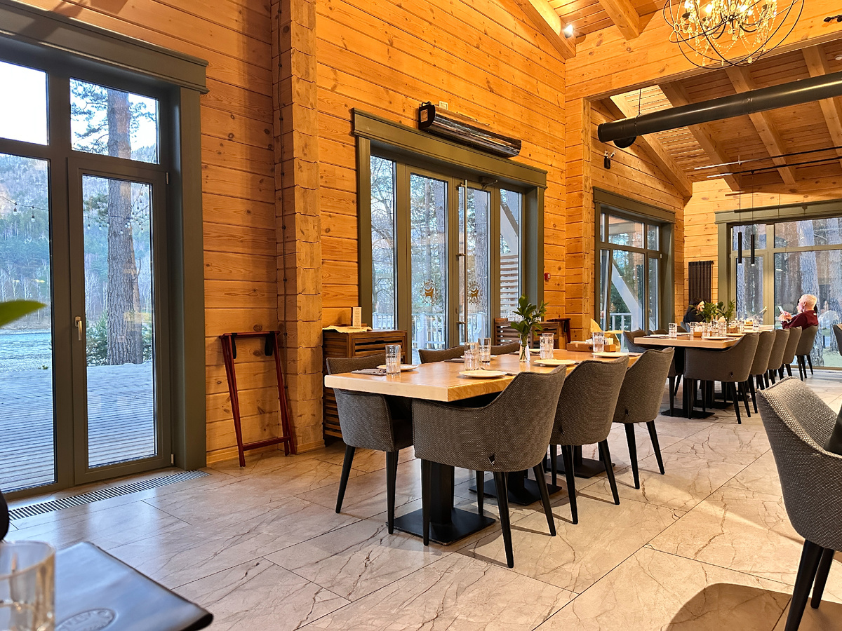 Ресторан Сосны, внутреннее помещение