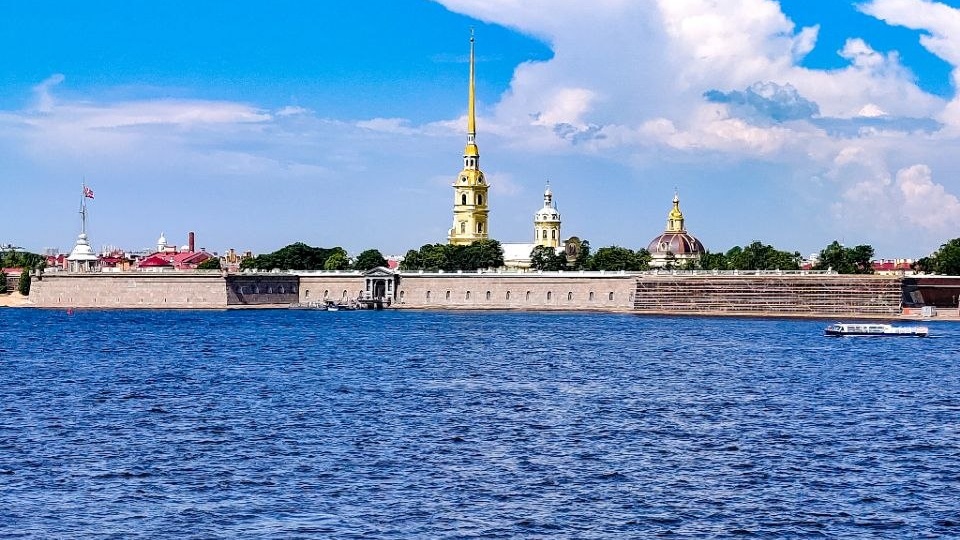 Будем честны: для звания «Северной Венеции» Петербург слишком сух