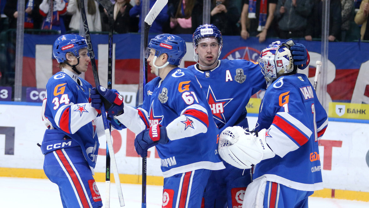    Егор Савиков, Марат Хайруллин, Михаил Воробьев и вратарь Сергей Иванов. Global Look Press