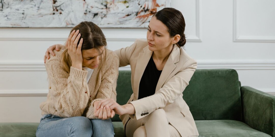 – Я думала, вы мне волосы вырвете. А вы предлагаете чай, – говорит любовница мужа