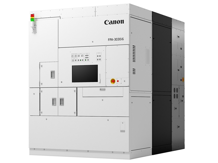 Сопоставимый по характеристикам 350 нм степпер японской Canon – корпусной. Изображение: global.canon