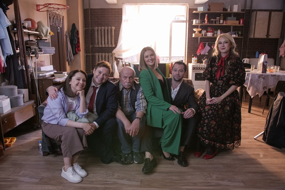    На съемках сериала «Универ. 15 лет спустя»