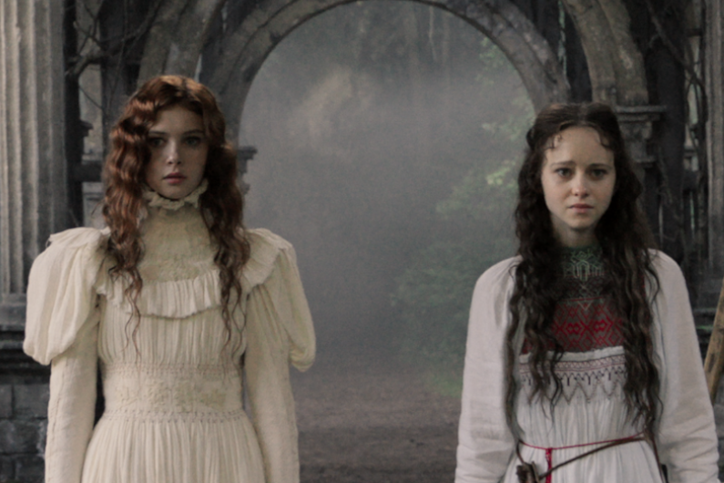     «Никто не должен знать, кто мы такие»: появились постер и трейлер к фэнтези «Очарованные»