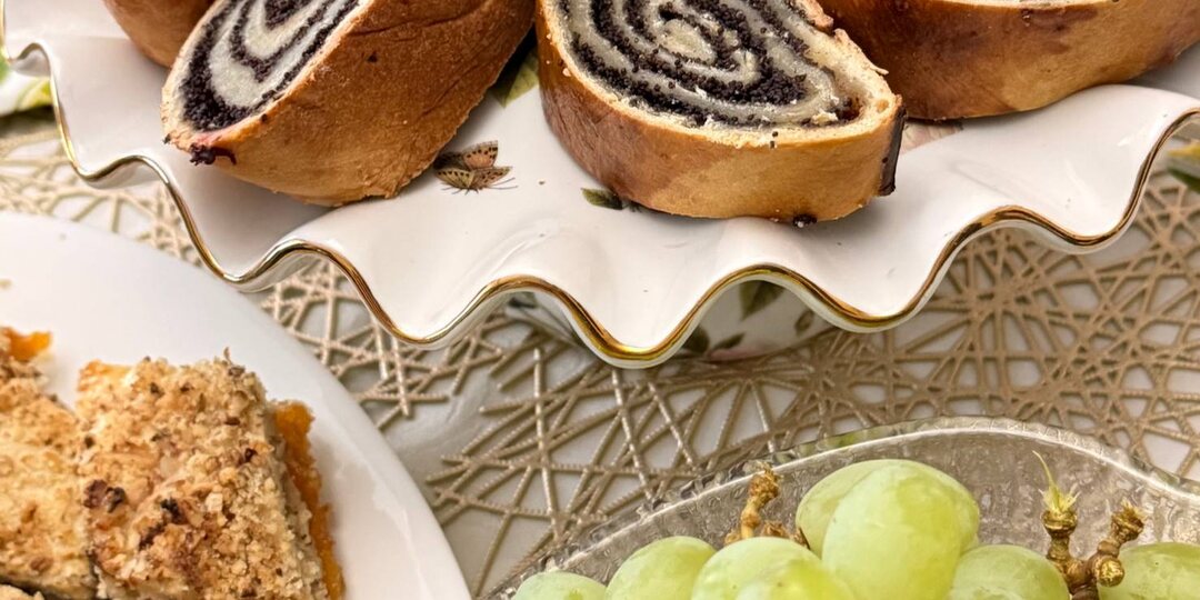 Пасхальный рулет с маком