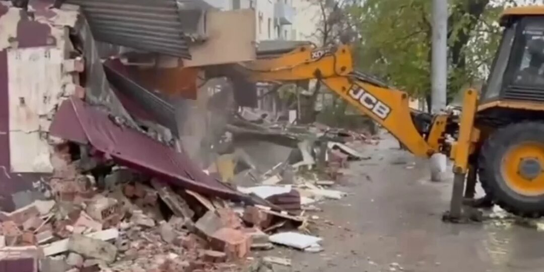 В Махачкале снесли девять незаконных торговых павильонов