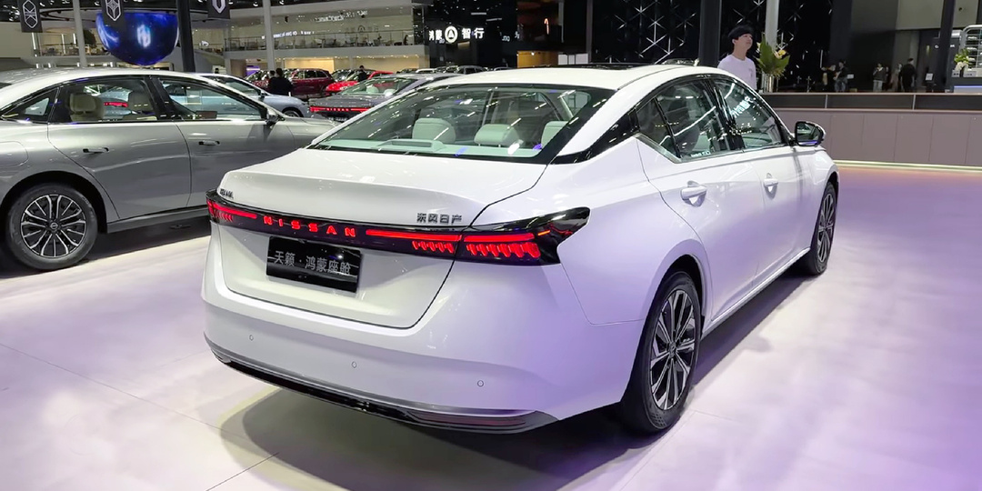 В Россию массово везут новую Nissan Teana: показываю, как она выглядит и сколько стоит