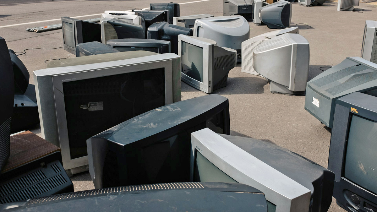 Почему раньше мониторы были квадратные, а сейчас прямоугольные? Разберемся