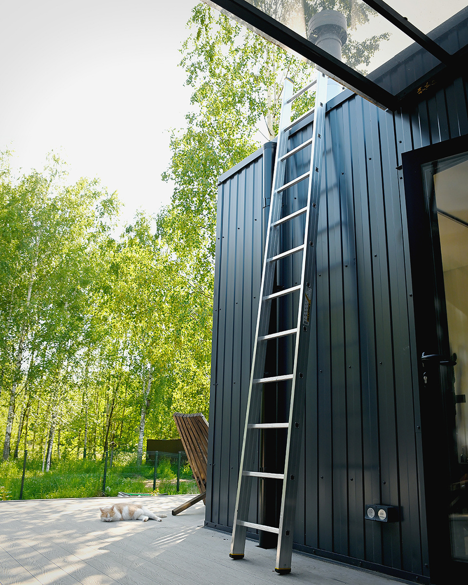 Алюминиевая односекционная приставная лестница серии Р1