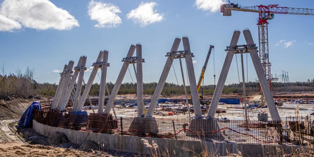 179 метров охлаждения: на ЛАЭС-2 стартовал монтаж ключевой конструкции градирни