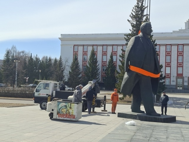 В Барнауле завершается реконструкция памятника Владимиру Ленину
