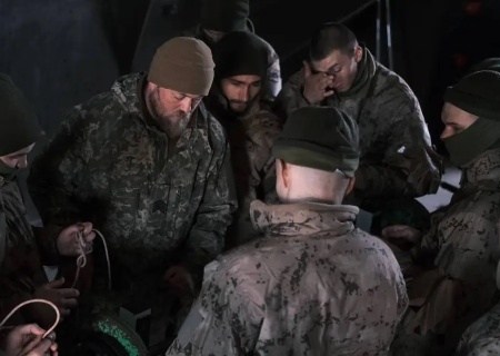    Остатки украинского гарнизона в Мирнограде обратились к Киеву с призывом вывести их с севера города