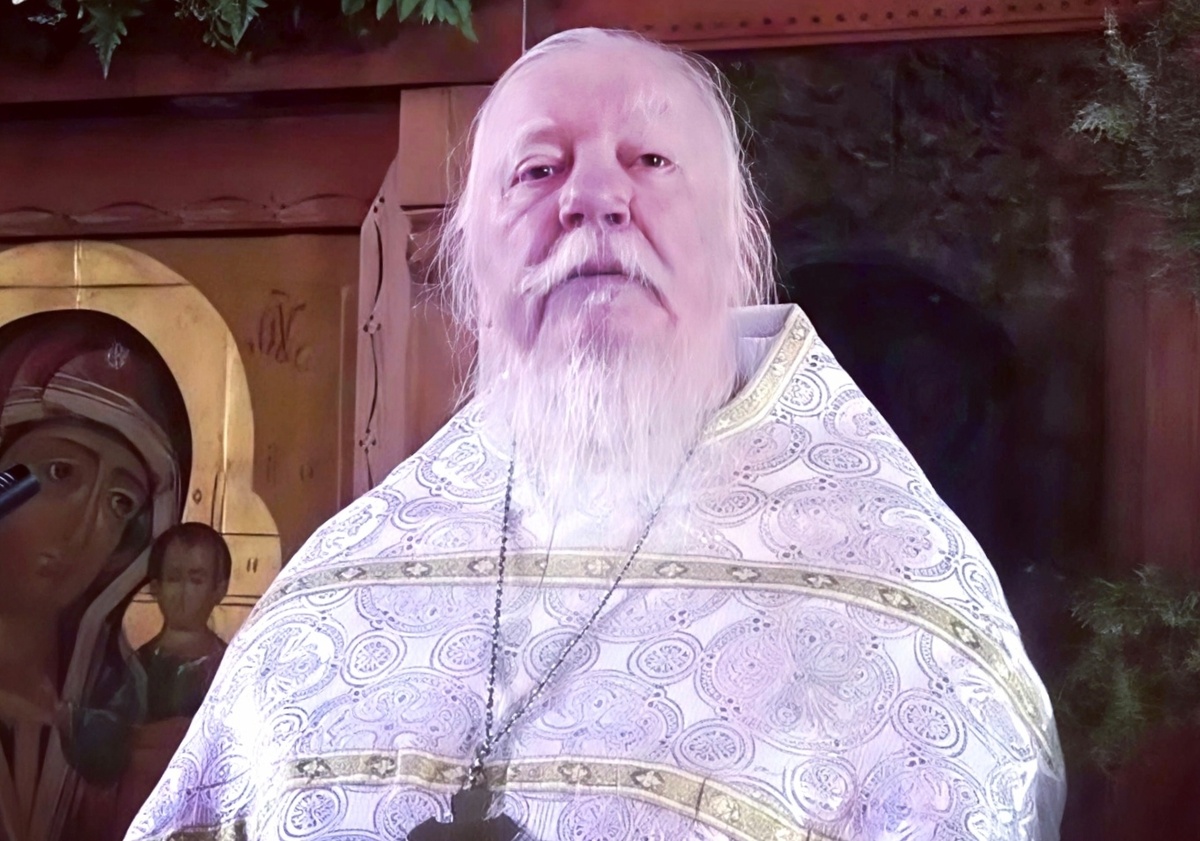 Димитрий Смирнов (07.03.1951 — 21.10.2020 гг.) — протоиерей, церковный и общественный деятель.