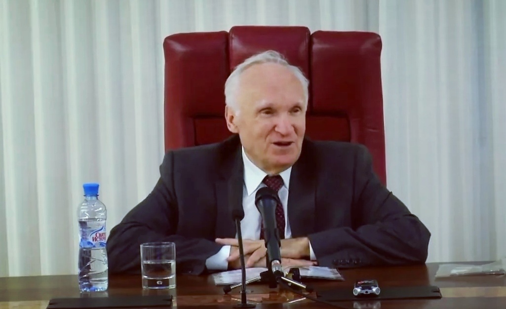 Алексей Ильич Осипов — учёный-богослов, педагог, доктор богословия, заслуженный профессор Московской Духовной Академии и Семинарии, писатель, публицист, проповедник.