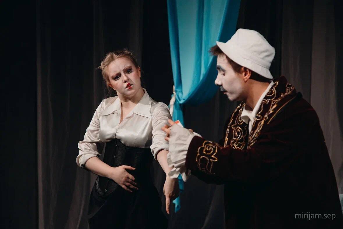 Жаннина (Анастасия Киселёва) и Филиберт. (Егор Морозов)