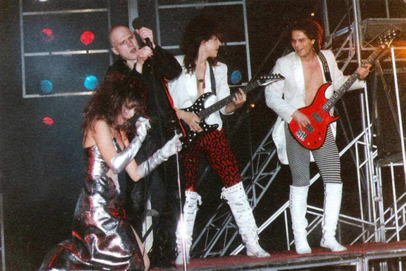    Первый состав группы, положивший начало её удивительной истории.