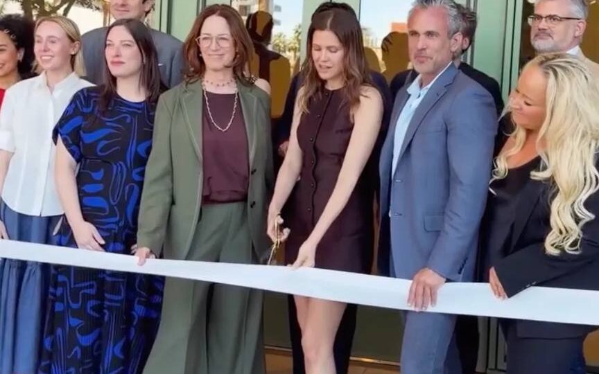 Даша Жукова представила новый проект Ray Phoenix (штат Аризона, США), связанный с искусством