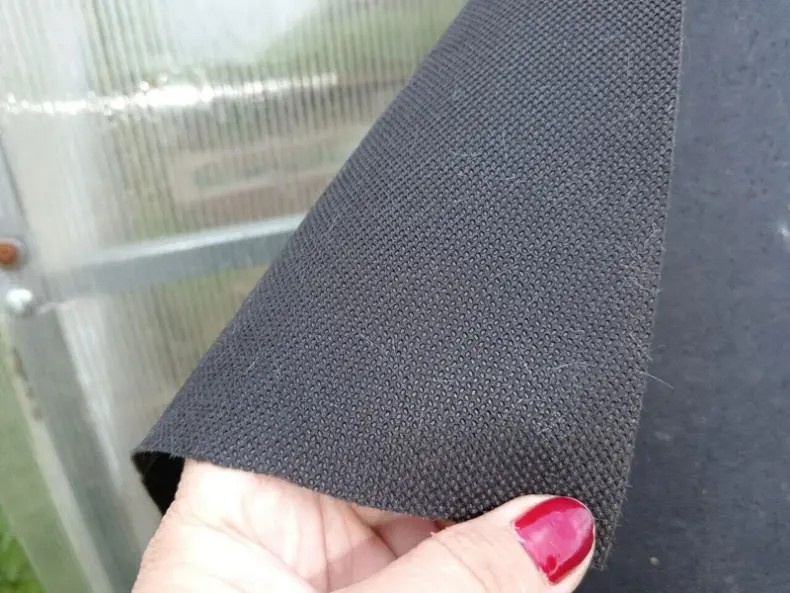 Гладкая сторона матариала.
