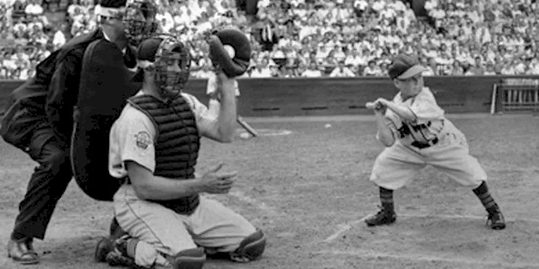 Почему людям маленького роста фактически запрещено играть в профессиональный бейсбол