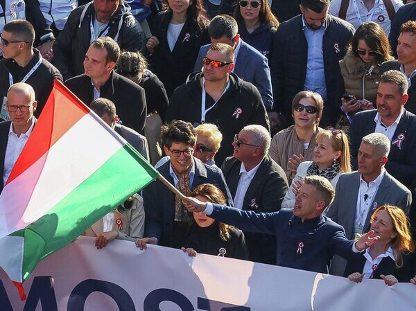    © REUTERS / Bernadett Szabo