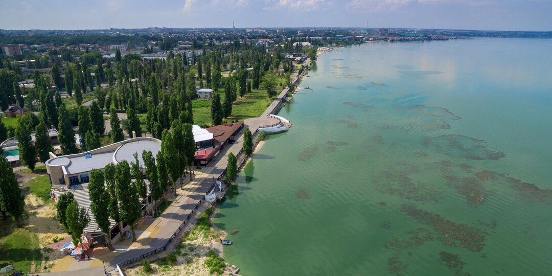 Азовское море превращается в склад химии: ученые бьют тревогу из-за пестицидов