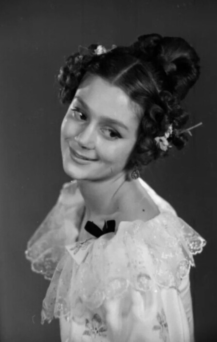    Детство Екатерины прошло в окружении бабушки и нянь.