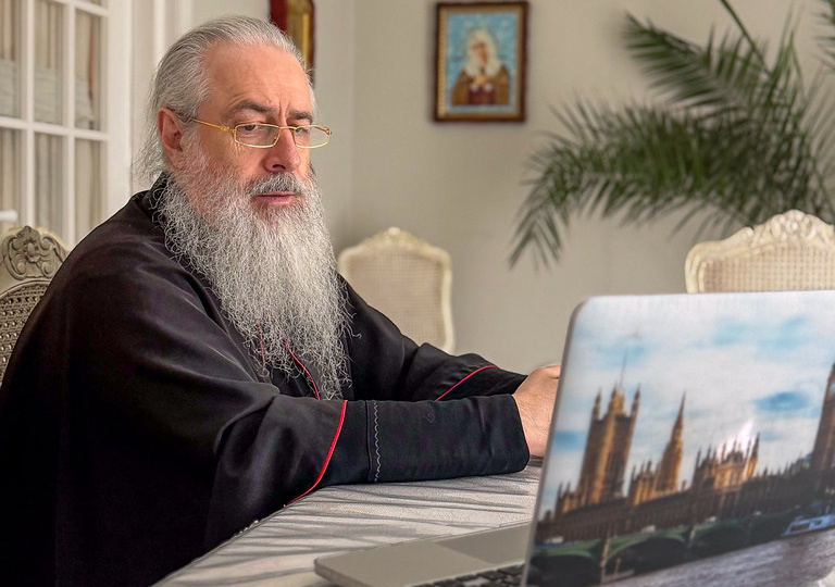 Суд продлил митрополиту Арсению круглосуточный домашний арест