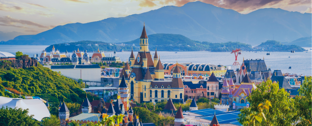 Куда поехать на праздники с детьми: семейный отдых на майских каникулах в 2026 году