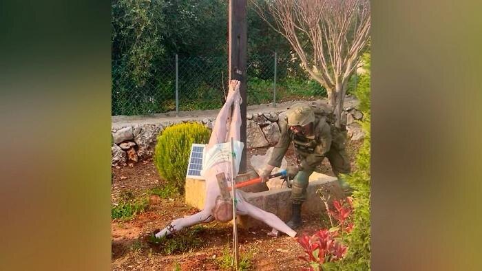 «Боль и потрясение верующих»: В РПЦ потребовали строгих мер за надругательство над статуей Христа