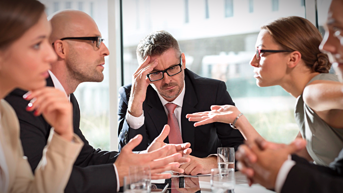 Новые правила для кадровиков и работников в 2025-2026 годах: что меняется в зарплате, ПДн, воинском учете, льготах,  охране труда и контроле