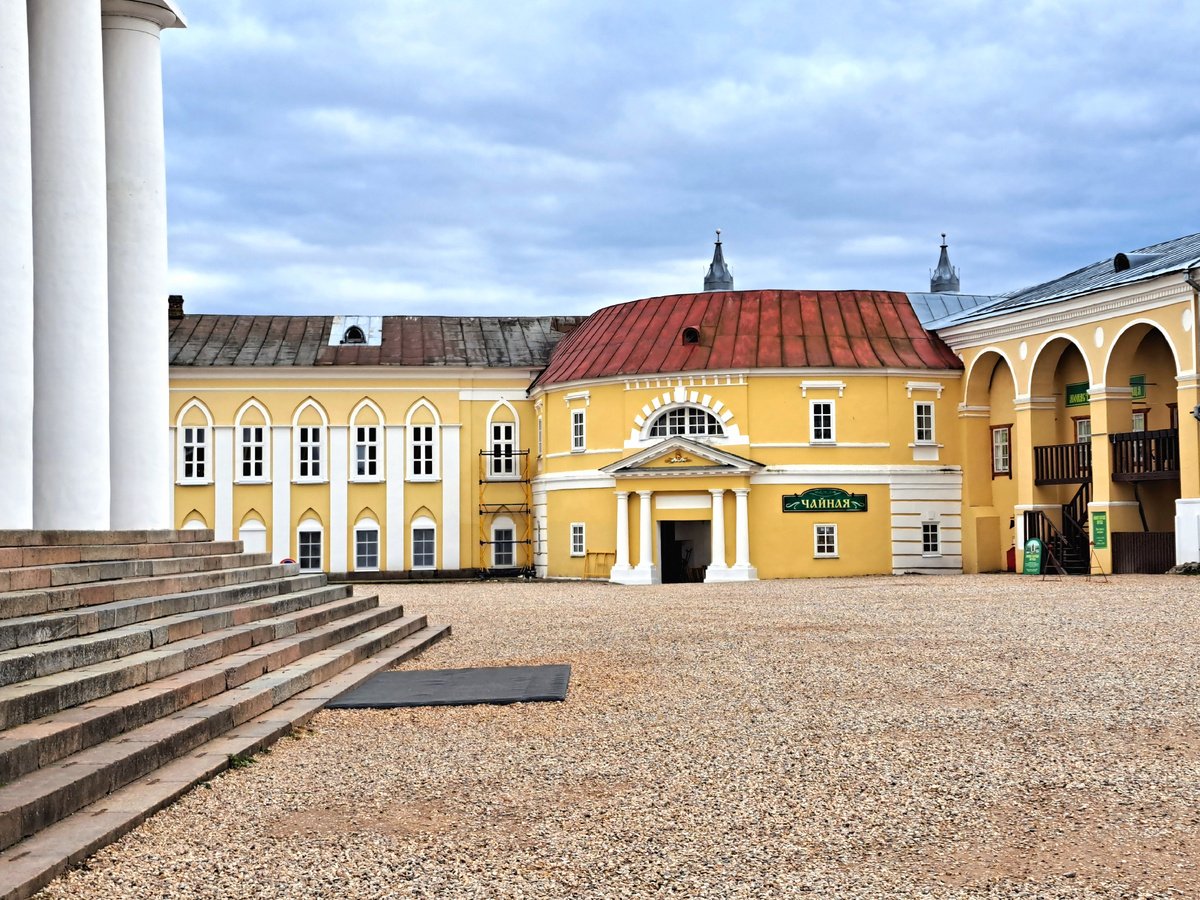 Соборная площадь в Ниловой пустыни