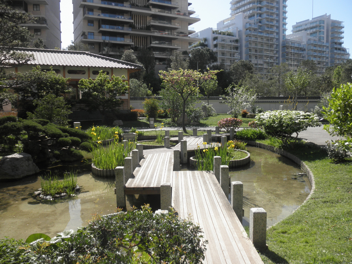 Фото автора @AzurevaMarinaBOOKS