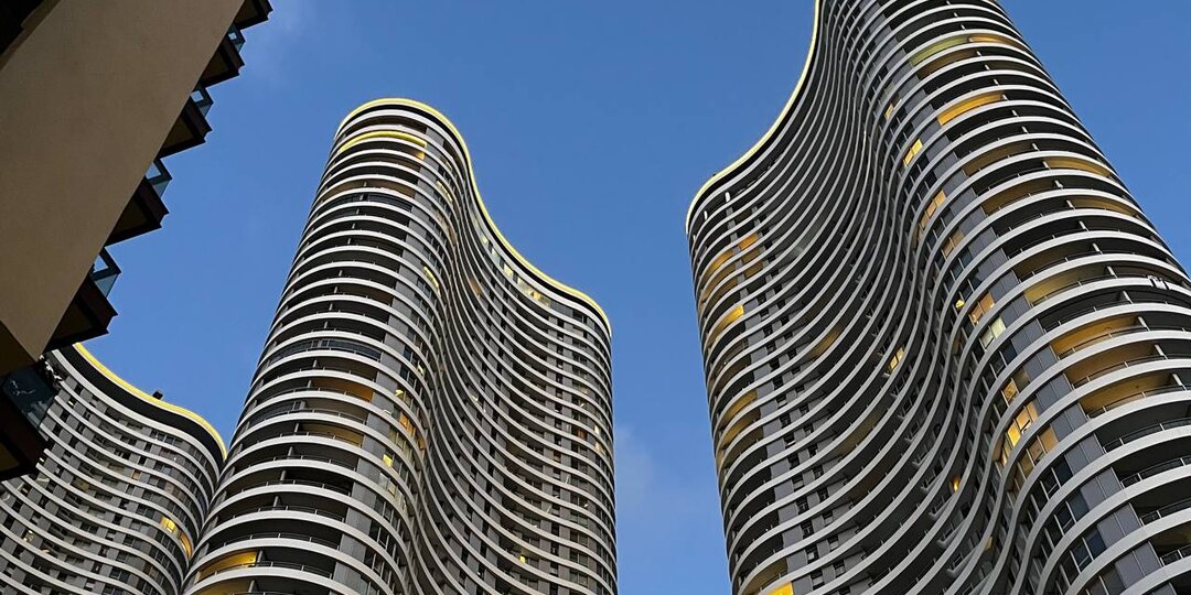 Кажется, я нашла книгу и прототип, которые вдохновили Виктора Олеговича Пелевина на вселенную «Трансгуманизма» и могу это доказать