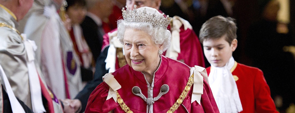    Для британцев Елизавета II всегда оставалась символом постоянства и единства нации, намного обгоняя по популярности меняющихся как в калейдоскопе премьер-министров. / REUTERS