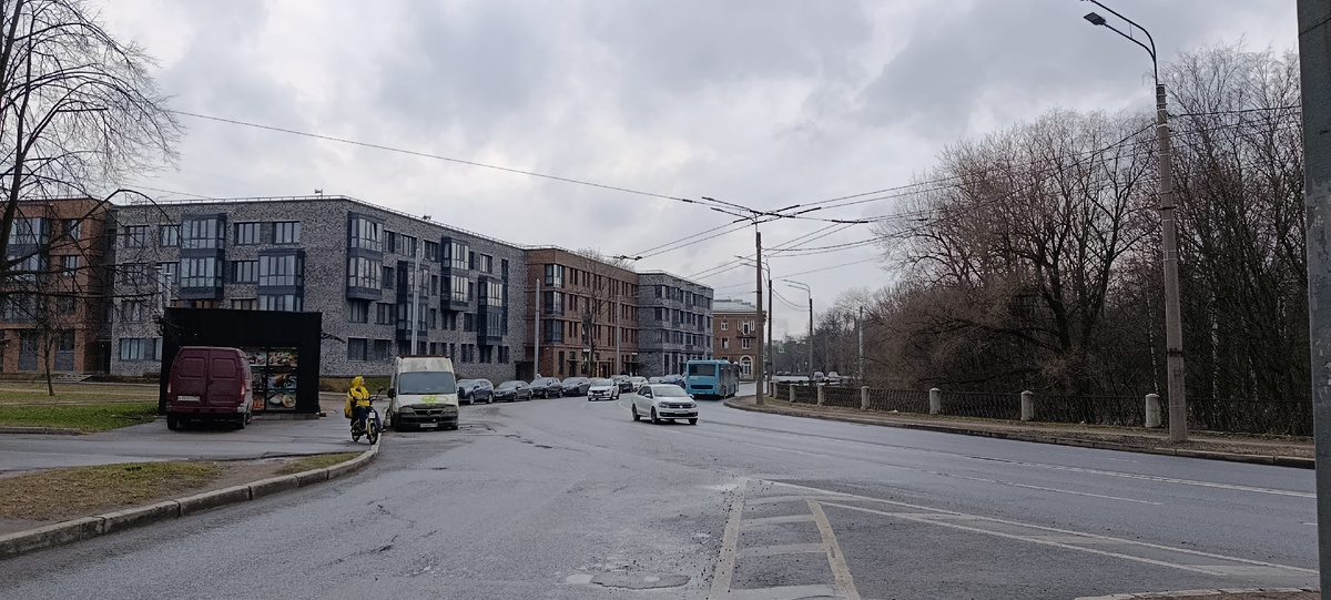 Волковский проспект и набережная реки Волковки