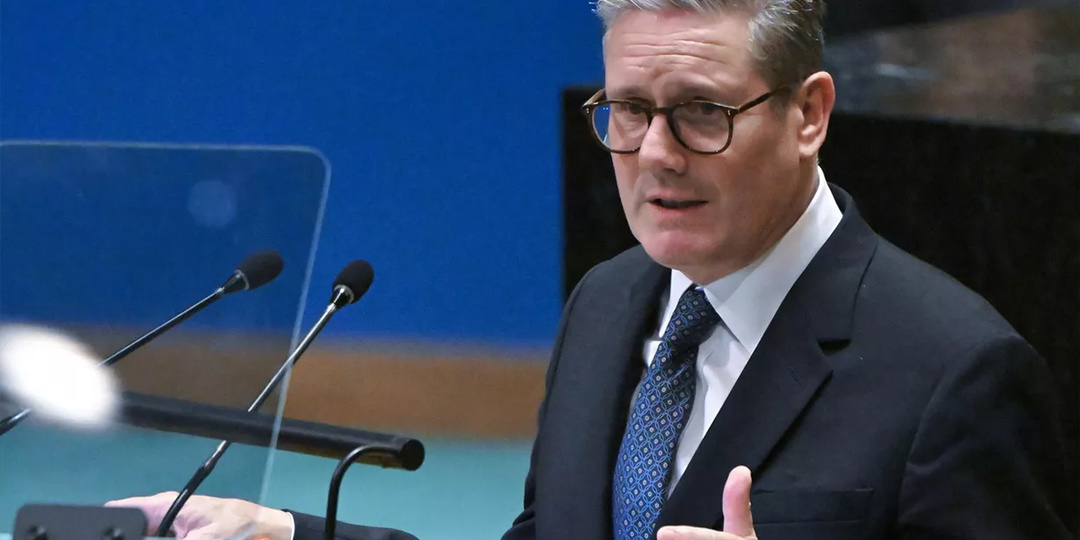 «Лжец!»: в британском парламенте выгнали двух депутатов за оскорбление премьера