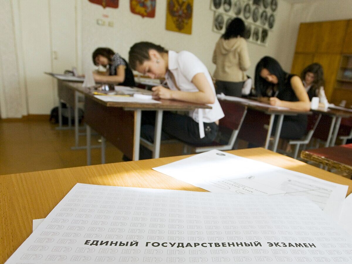    Единый государственный экзамен | © РИА Новости / Александр Алпаткин
