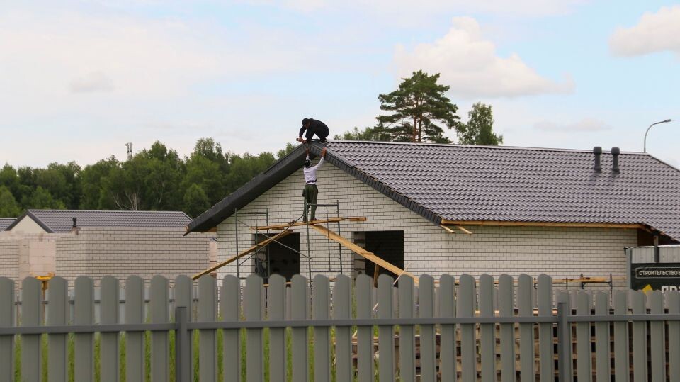    Недвижимость. ИЖС. Поселок. Коттедж . Источник: Виталий Барабаш