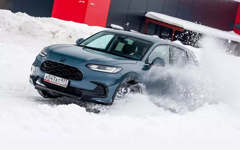 Honda ZR-V. Цена в России от 4 890 000 ₽. Активным водителям ZR-V дает возможность порезвиться, благо система стабилизации отключаемая.Honda ZR-V тест за рулем
📷
