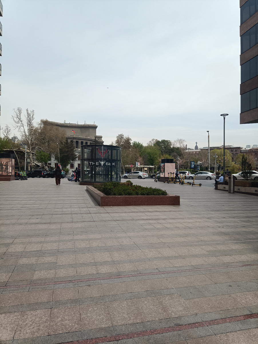 Северный проспект, спуск вниз к ресторану